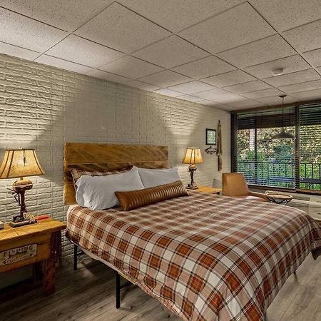 Stonegate Lodge King Bed Wifi 50In Roku Tv Salt Water Pool Room #102 Юрика-Спрінгс Екстер'єр фото