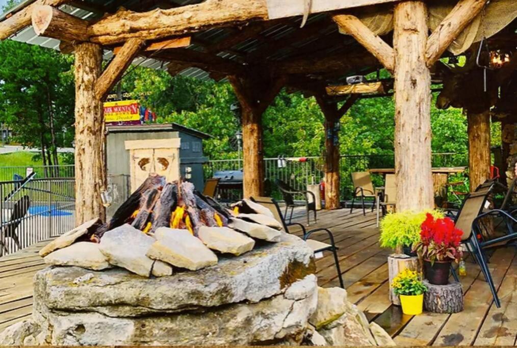 Stonegate Lodge King Bed Wifi 50In Roku Tv Salt Water Pool Room #102 Юрика-Спрінгс Екстер'єр фото